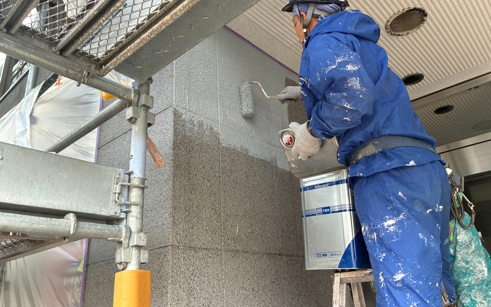 外壁改修・塗装工事の施工現場